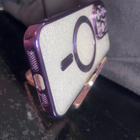 iPhone 15 Pro Case - Luxury | Clear Soft Silicone | Magnetic Wireless Charging - Picture 5 of 9